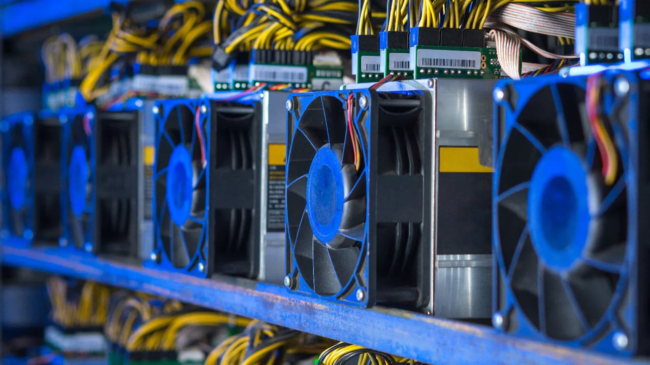 Bitcoin Mining Stocks Surge — Double-Digit Gains Highlight Rapid Growth in Digital Currency Sector